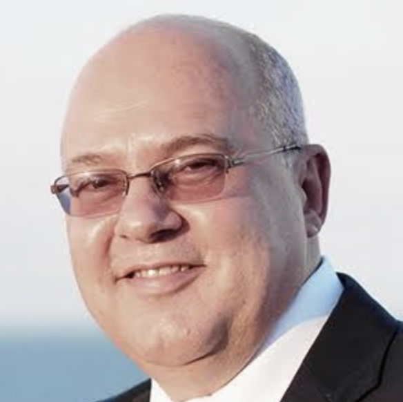 Mauricio Pazini Brandão